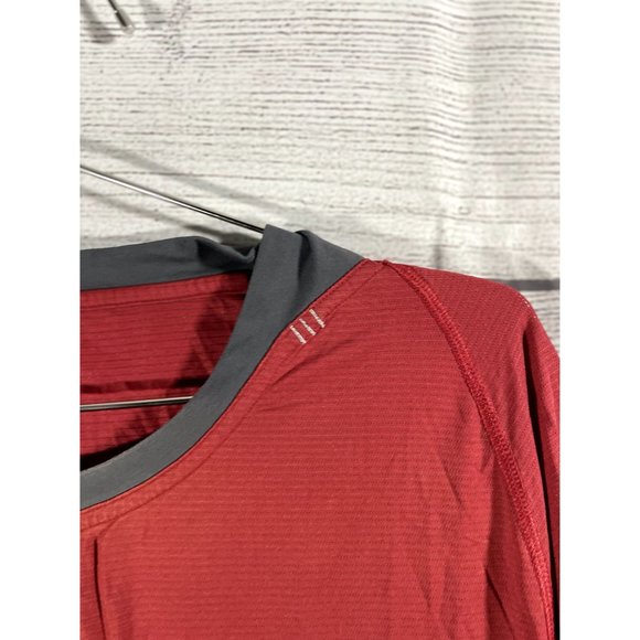 Lululemon Athletica - Men's Red Vent Tech T-Shirt - Size XXL - Picture 5 of 5